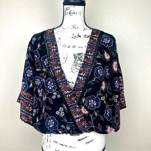 Buckle - OLM brand kimono style blouse. Size medium.